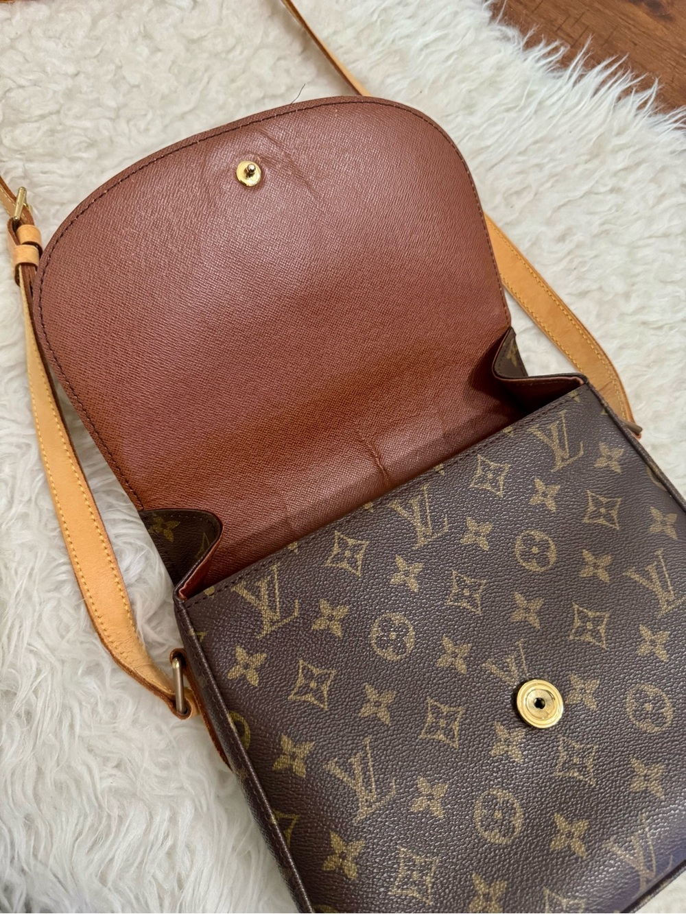 LOUIS VUITTON Saint Cloud Monogram GM - Picture 15 of 16
